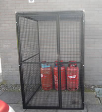 Small outdoor gas storage container