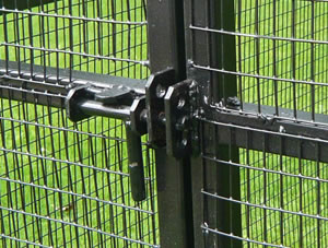 aviary lock accepts padlock