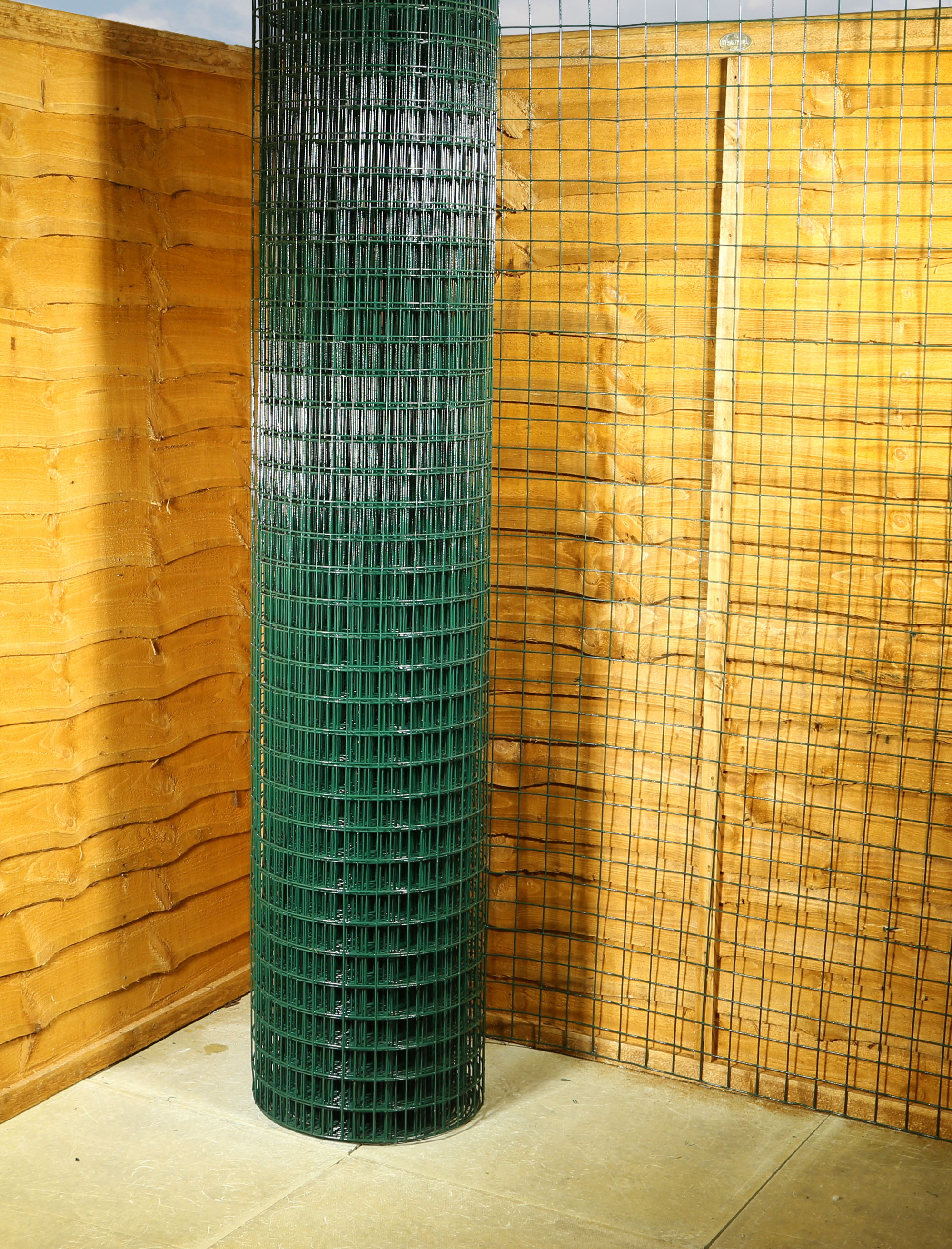 Green Mesh Fencing Green Pvc Wire Mesh 2 X 2 12G 8Ft X 25M